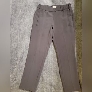 Aritzia Wilfred Size 00 Capri. Good Condition.